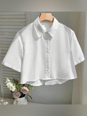 Cropped White Button-Up Collared Blouse